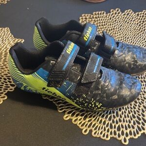 Kids Cycling Shoes - Black and Green